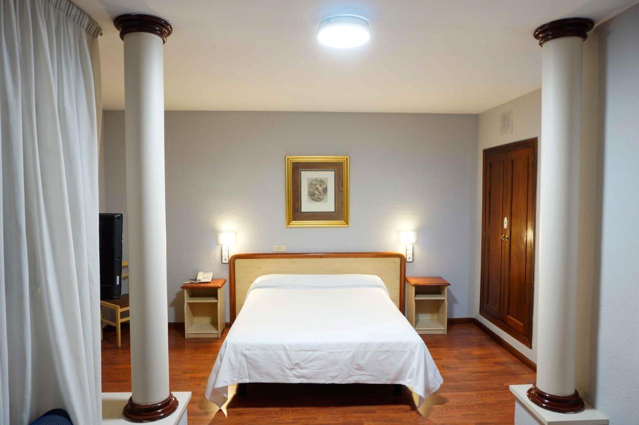 Cesaraugusta Hotel Сарагоса Екстериор снимка