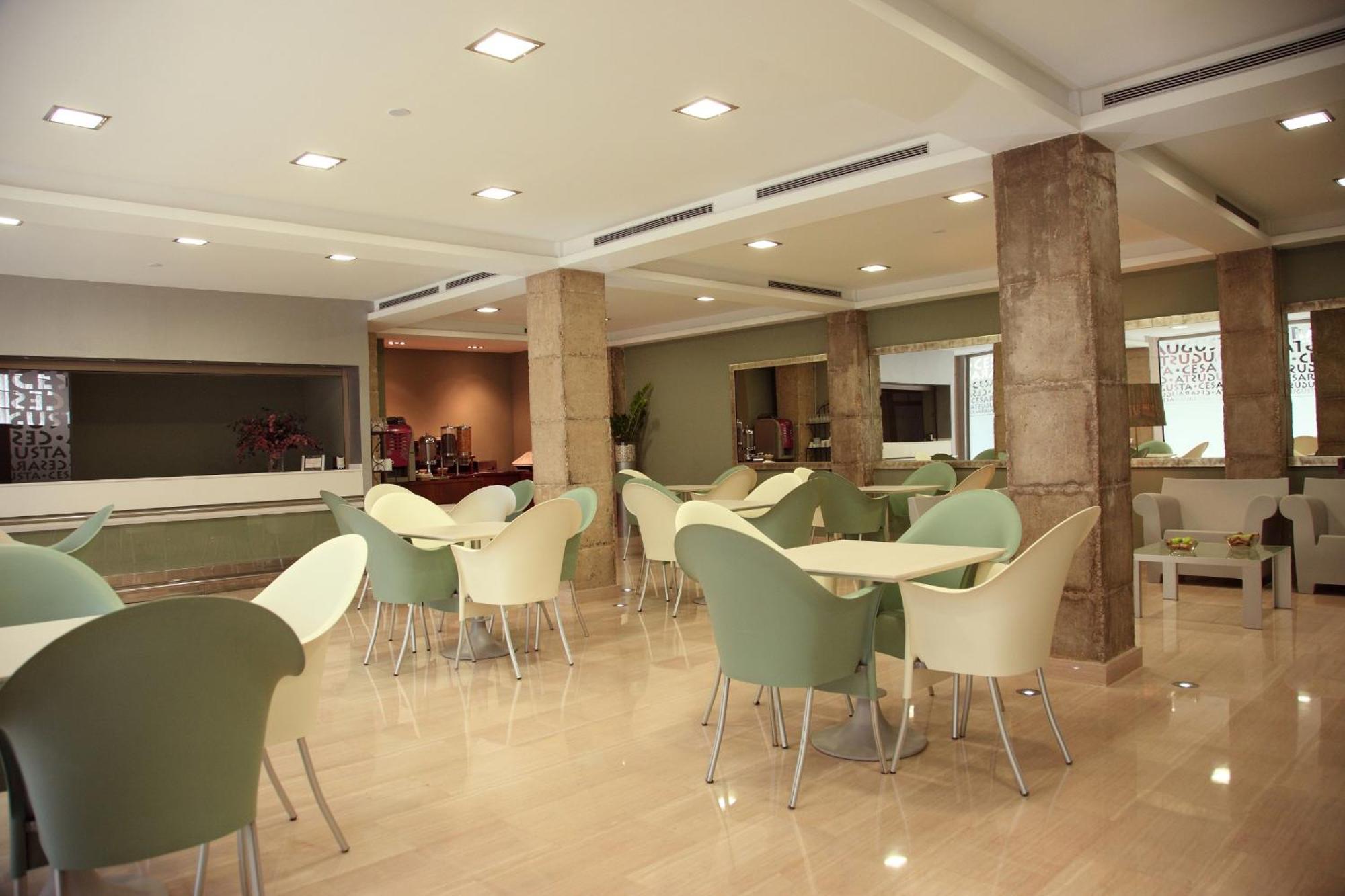 Cesaraugusta Hotel Сарагоса Ресторант снимка