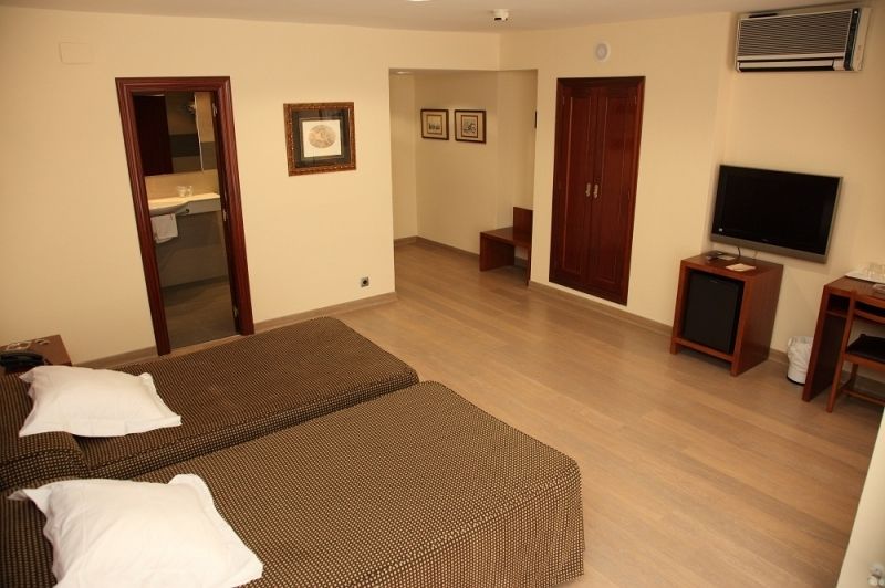 Cesaraugusta Hotel Сарагоса Екстериор снимка
