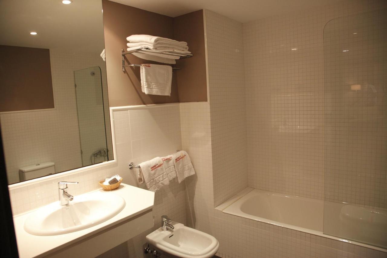 Cesaraugusta Hotel Сарагоса Стая снимка